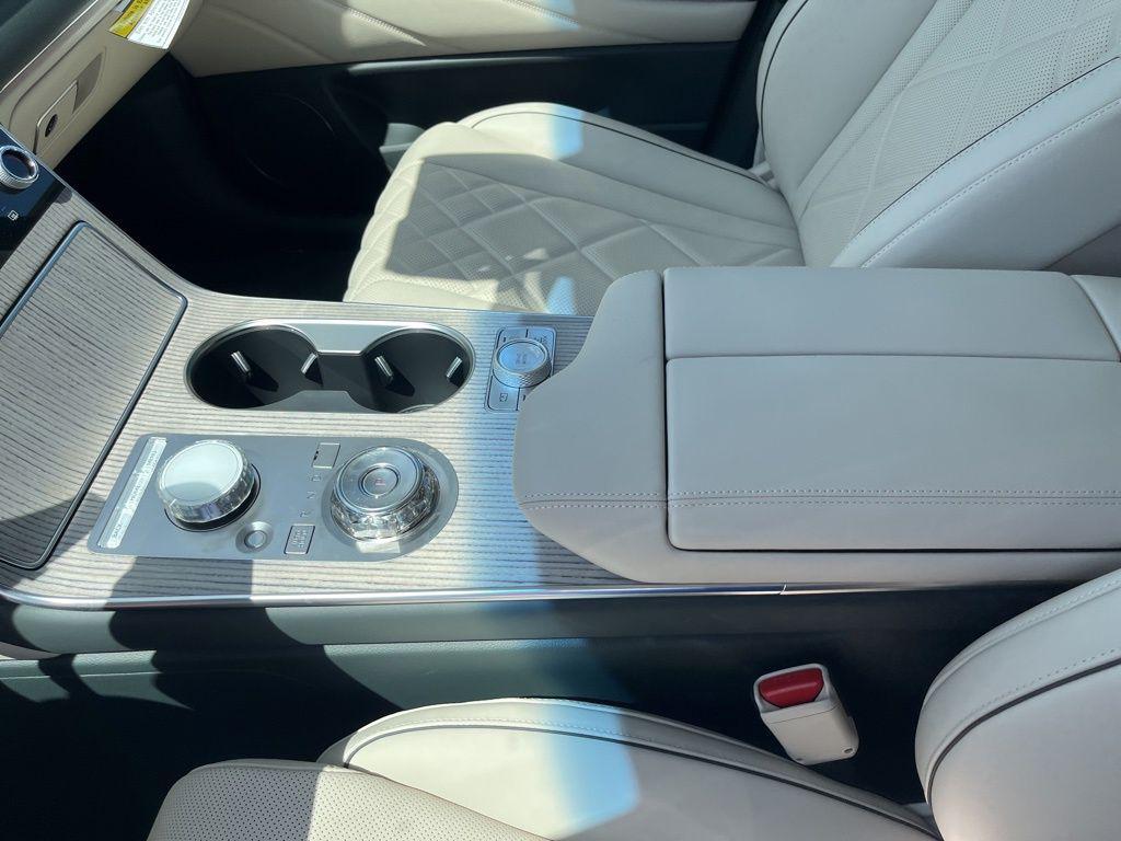 new 2025 Genesis GV80 car, priced at $78,700