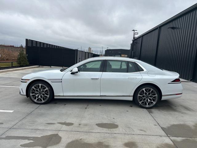 new 2025 Genesis G90 car, priced at $98,100