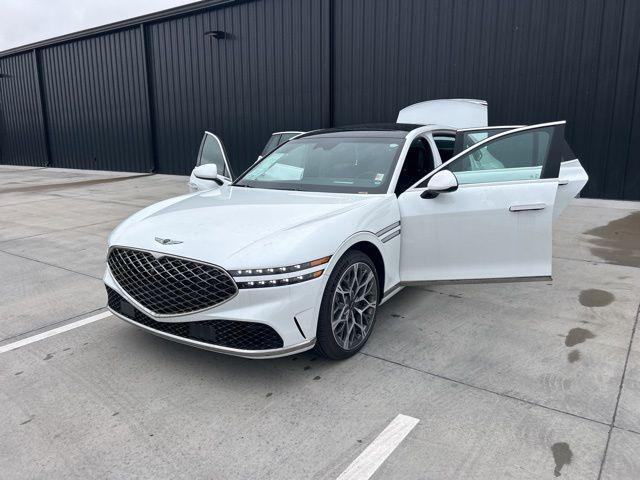 new 2025 Genesis G90 car, priced at $102,600