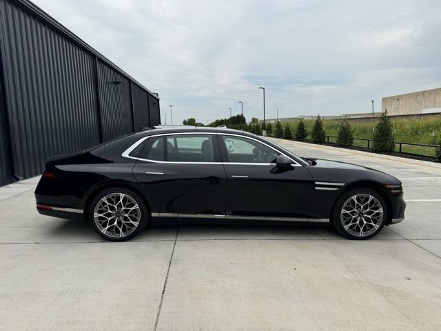 new 2024 Genesis G90 car, priced at $91,000