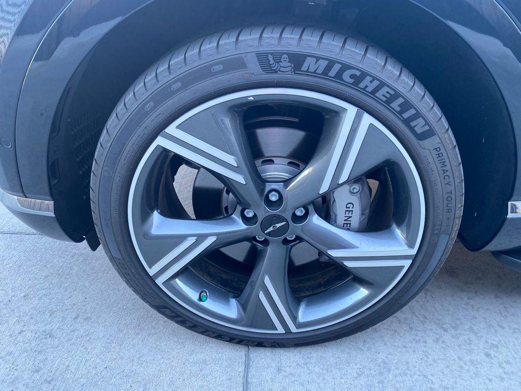 new 2025 Genesis GV80 car, priced at $79,798