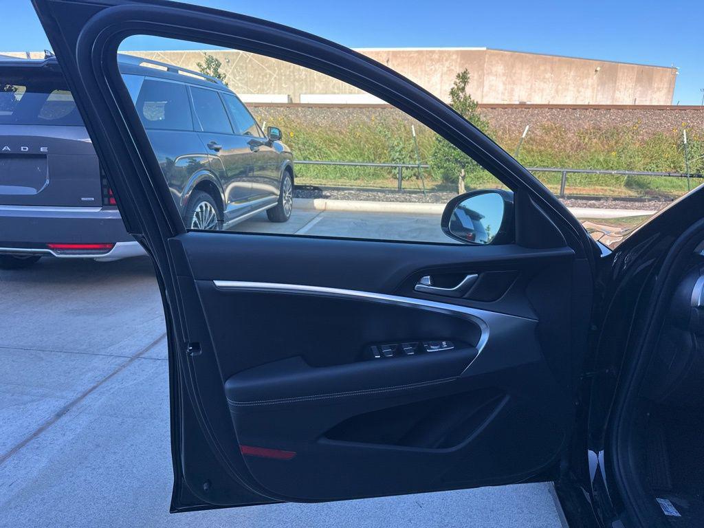 new 2026 Genesis G70 car, priced at $46,595