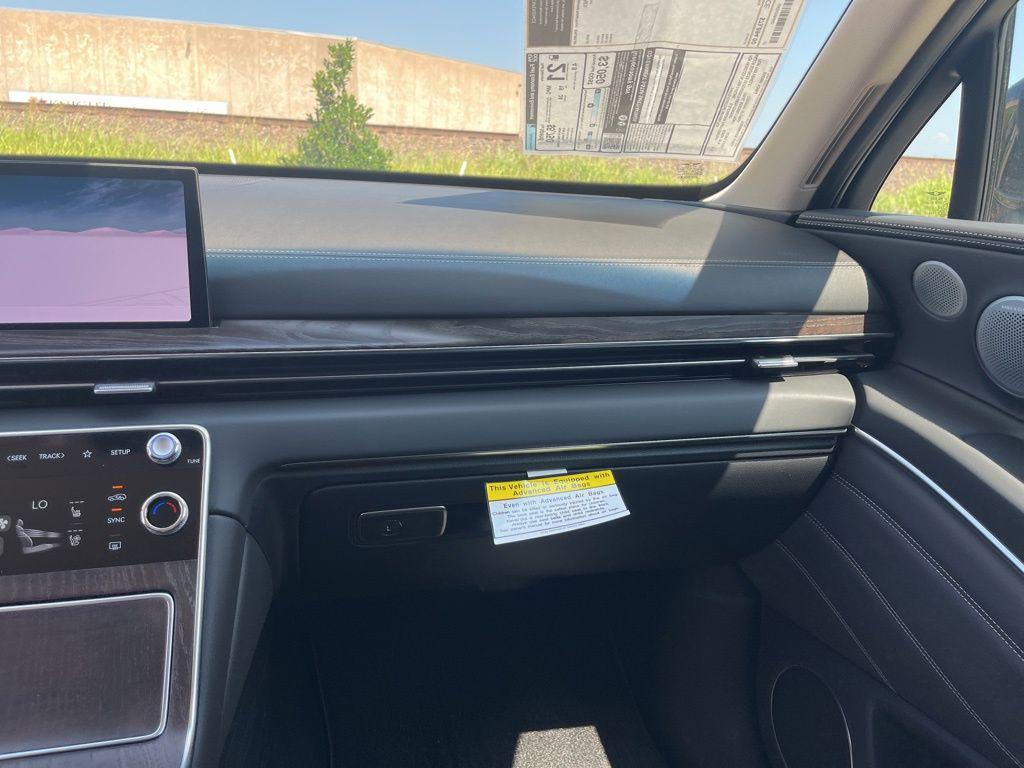 new 2025 Genesis GV80 car, priced at $70,227