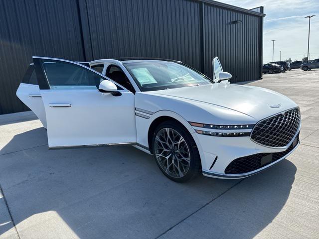 new 2025 Genesis G90 car, priced at $98,540