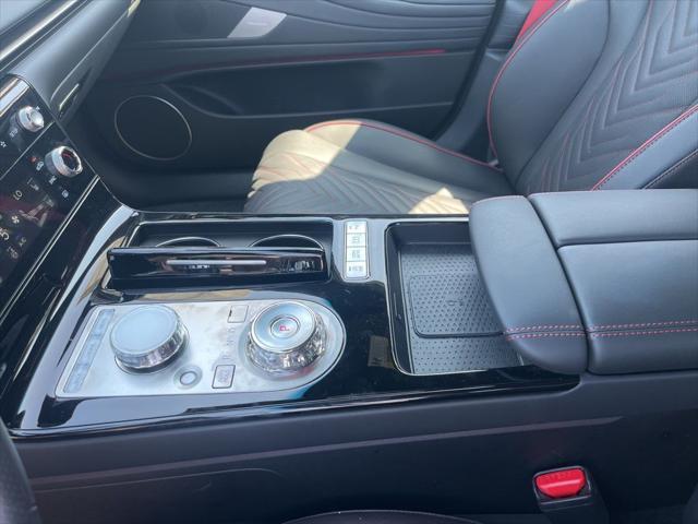 new 2025 Genesis G80 car, priced at $70,540