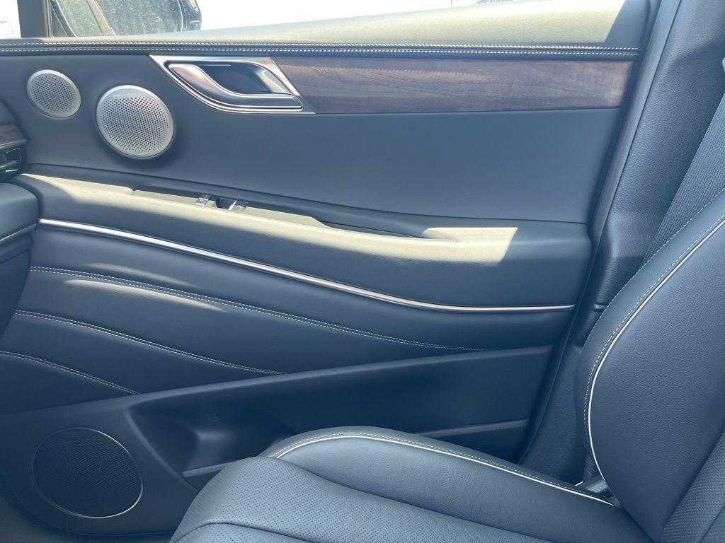 new 2025 Genesis GV80 car, priced at $70,437