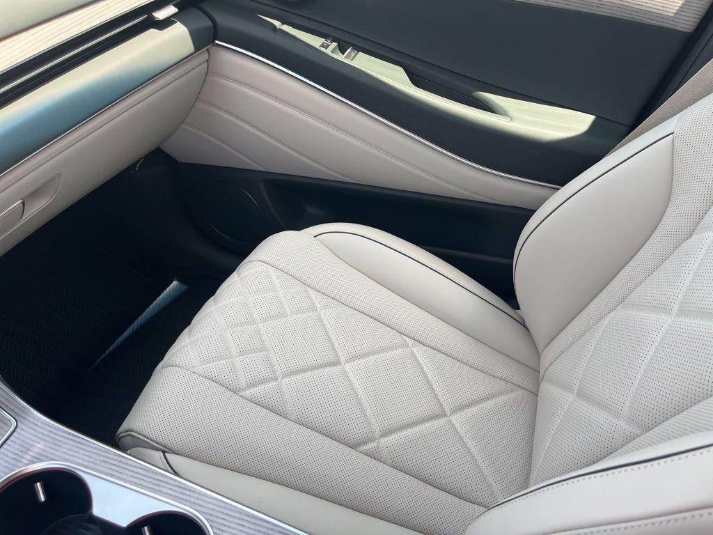 new 2025 Genesis GV80 car, priced at $82,320