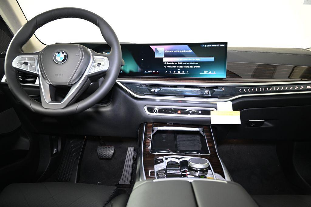 new 2026 BMW X7 car, priced at $93,625