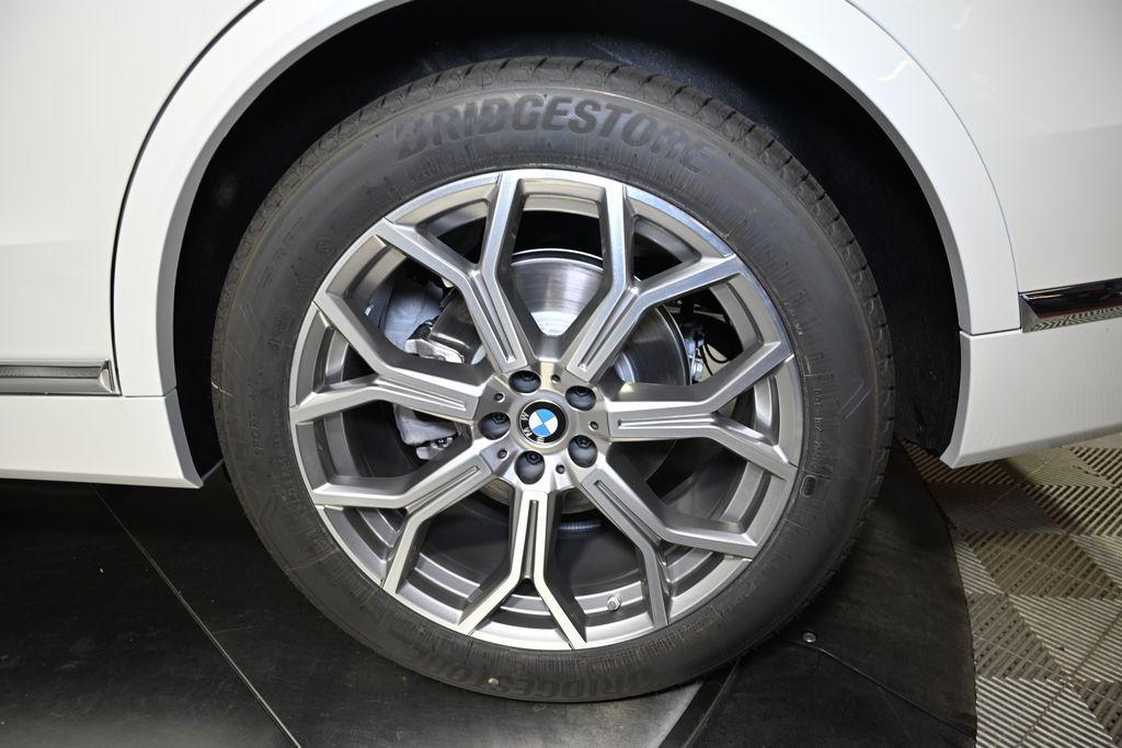 new 2026 BMW X7 car, priced at $93,625