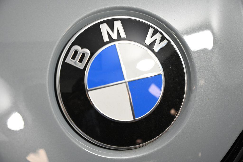 new 2025 BMW 760 car, priced at $127,925
