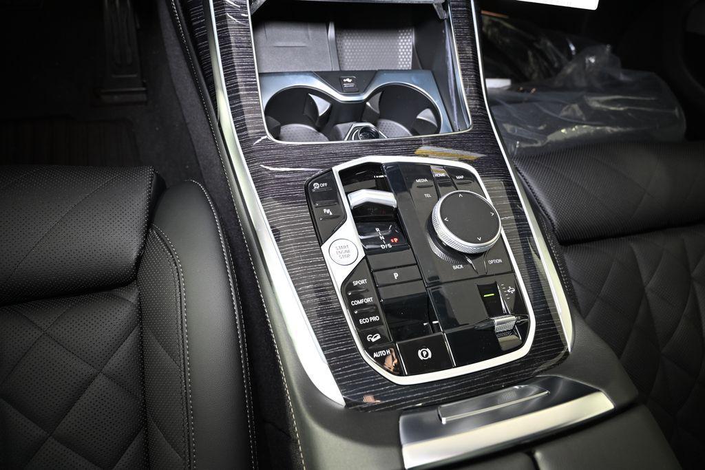 new 2026 BMW X7 car, priced at $96,315