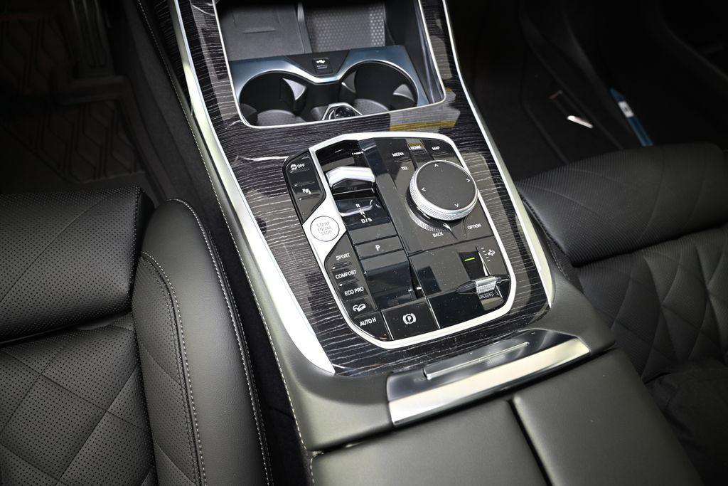 new 2026 BMW X7 car, priced at $99,430