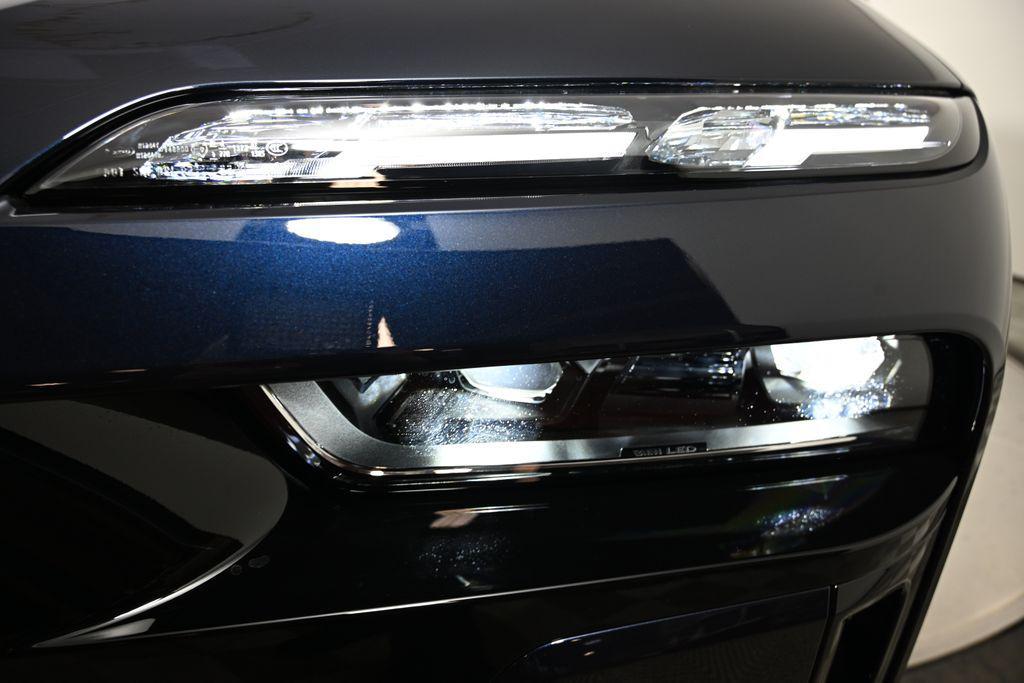 new 2026 BMW 760 car, priced at $136,385