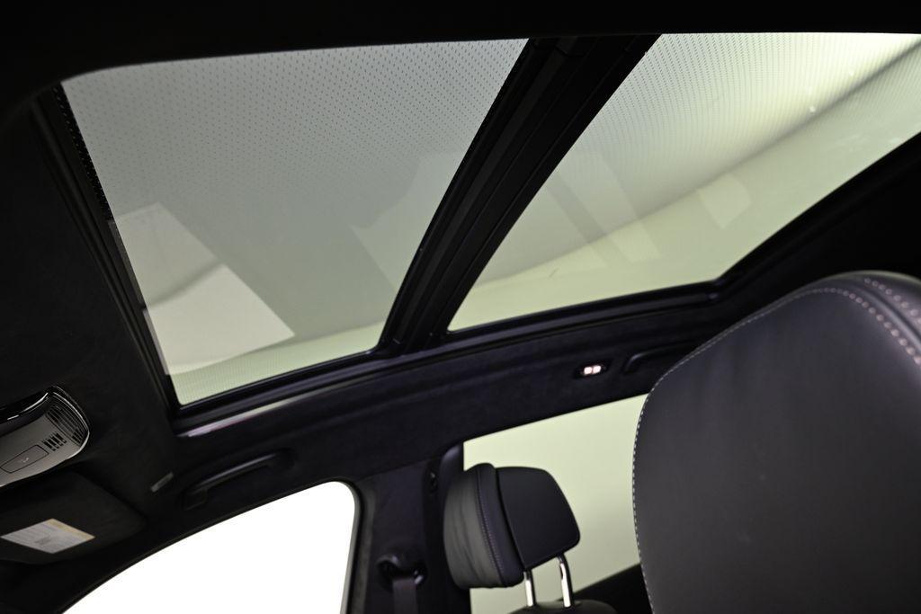 new 2026 BMW X7 car, priced at $121,365