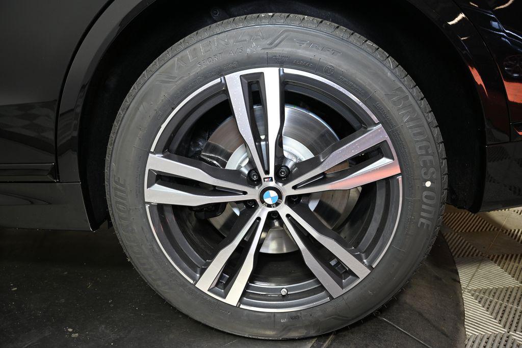 new 2026 BMW X7 car, priced at $121,365