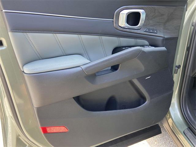 used 2025 Kia Sorento car, priced at $37,989