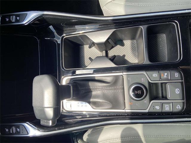 used 2025 Kia Sorento car, priced at $37,989