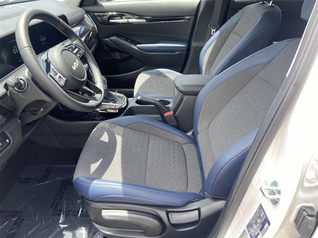 new 2025 Kia Seltos car, priced at $27,695