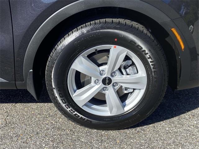 new 2026 Kia Sorento car, priced at $33,635