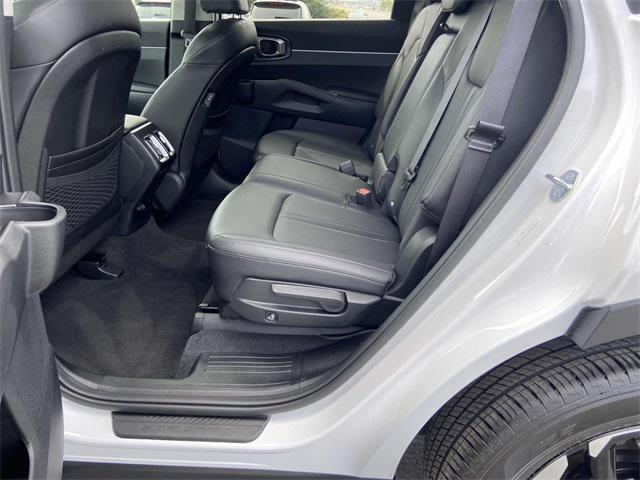 new 2025 Kia Sorento car, priced at $37,025