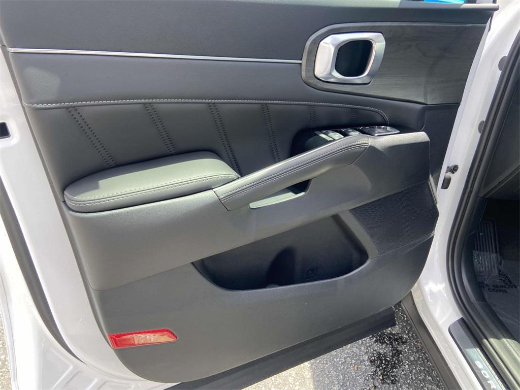new 2025 Kia Sorento car, priced at $45,625