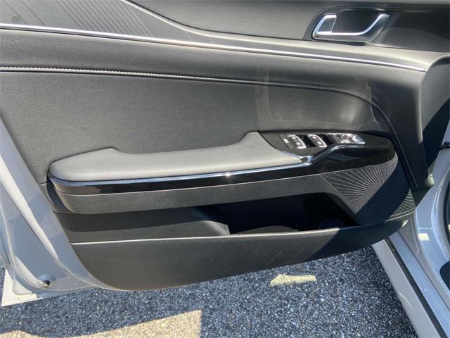 new 2025 Kia K5 car, priced at $30,620