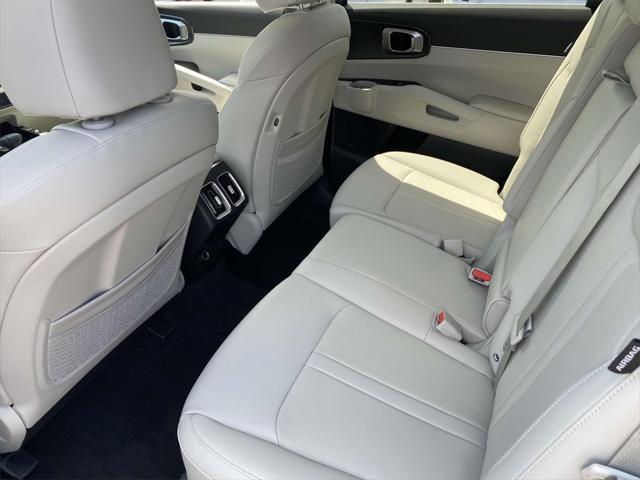 new 2025 Kia Sorento car, priced at $37,000