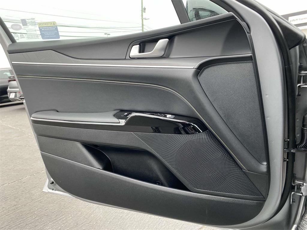 new 2025 Kia K5 car, priced at $35,125