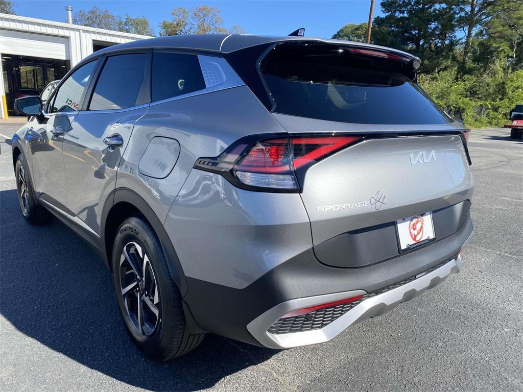 new 2025 Kia Sportage Hybrid car, priced at $30,715