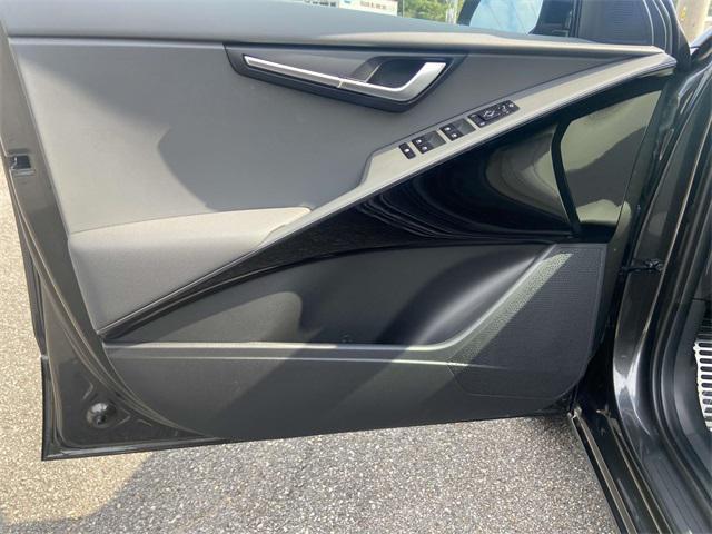 new 2025 Kia Niro car, priced at $33,660