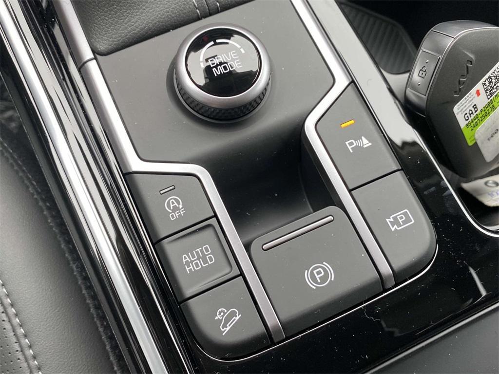 new 2025 Kia Sorento car, priced at $43,330