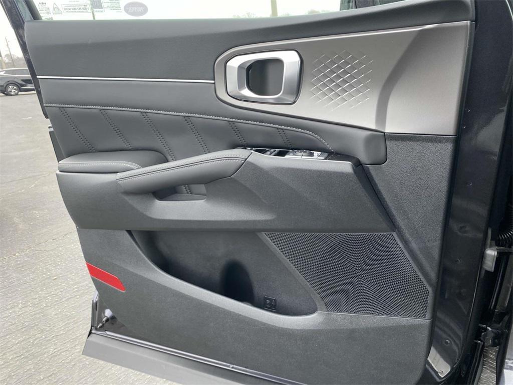 new 2025 Kia Sorento car, priced at $43,330