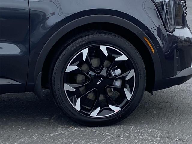new 2025 Kia Sorento car, priced at $43,330