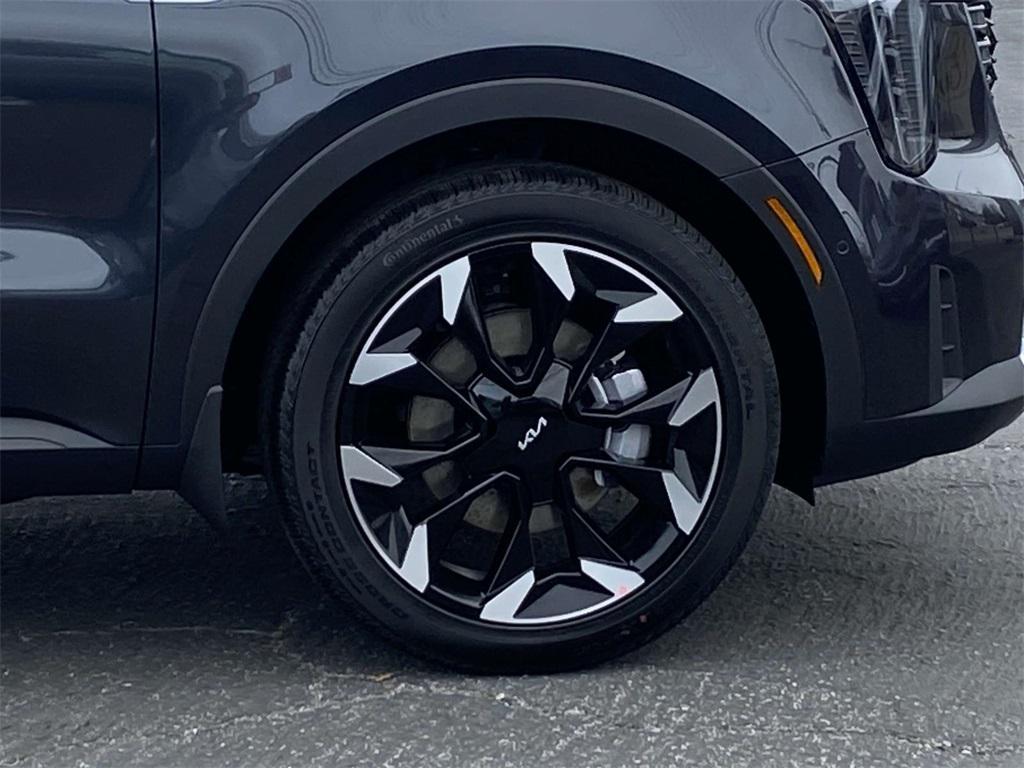 new 2025 Kia Sorento car, priced at $43,330