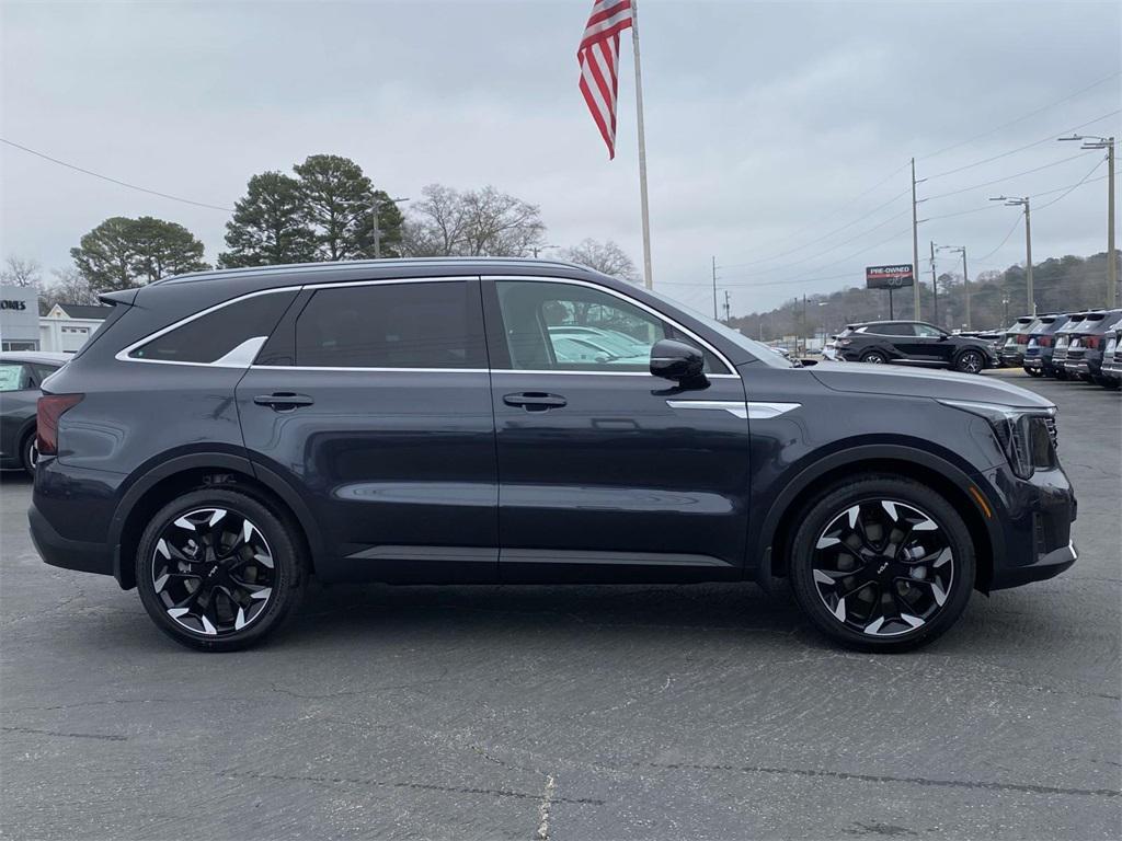 new 2025 Kia Sorento car, priced at $43,330