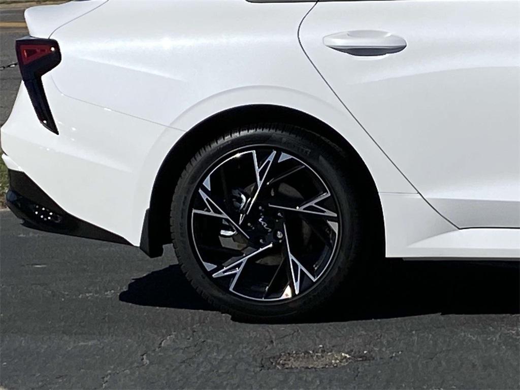 new 2025 Kia K5 car, priced at $30,045