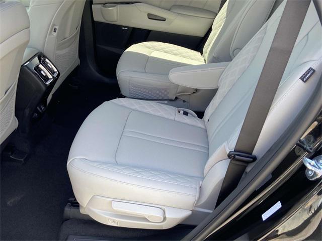 new 2025 Kia Sorento Hybrid car, priced at $48,530