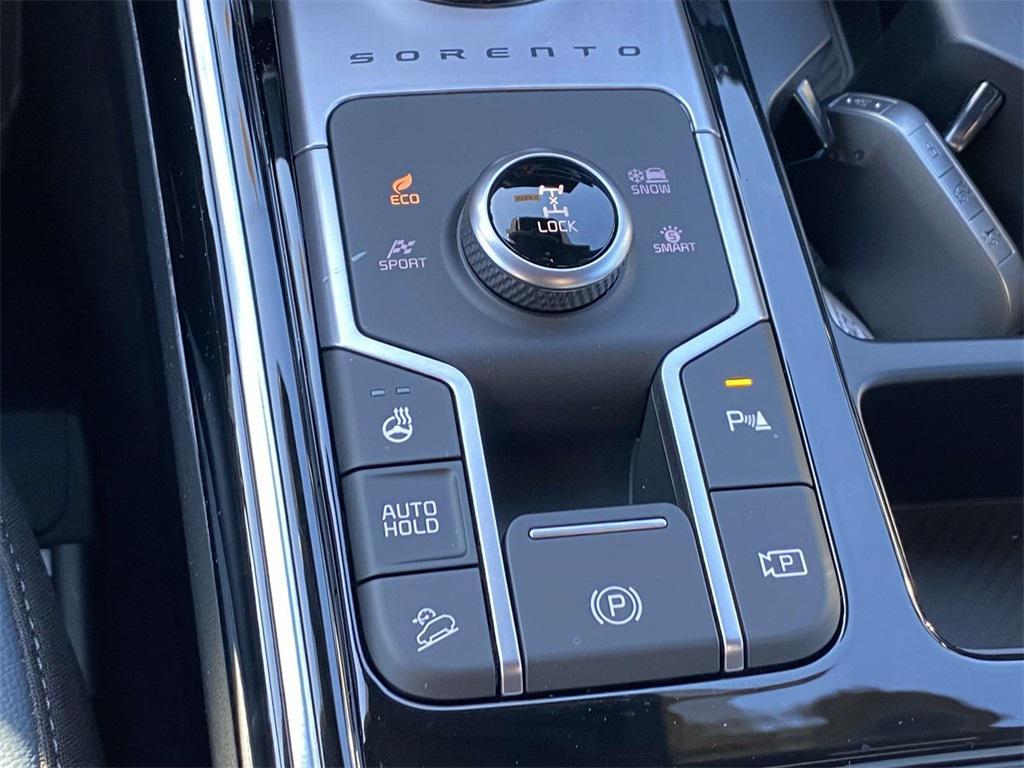 new 2025 Kia Sorento Hybrid car, priced at $48,785