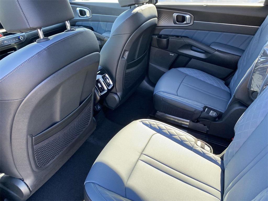 new 2025 Kia Sorento Hybrid car, priced at $48,785