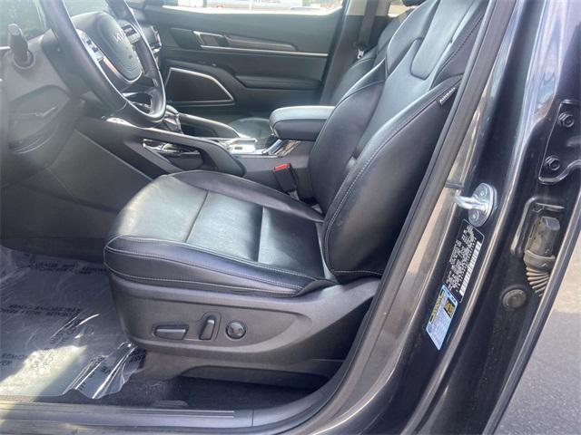 used 2024 Kia Telluride car, priced at $33,489