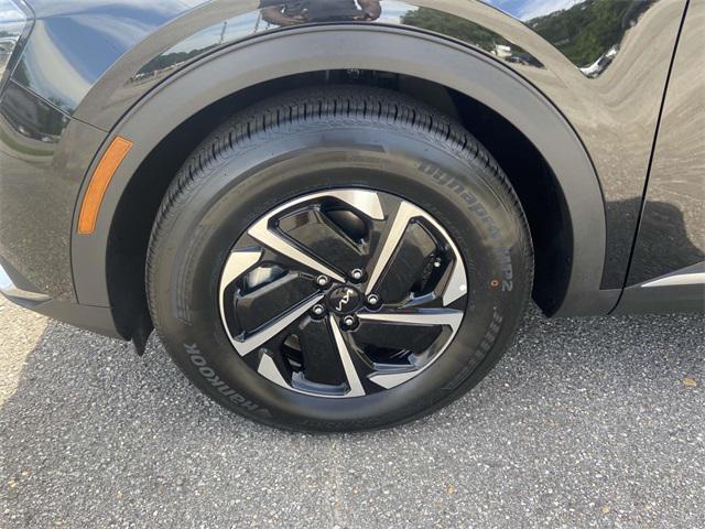 new 2025 Kia Sportage Hybrid car, priced at $30,185