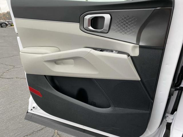 new 2025 Kia Sorento car, priced at $37,155