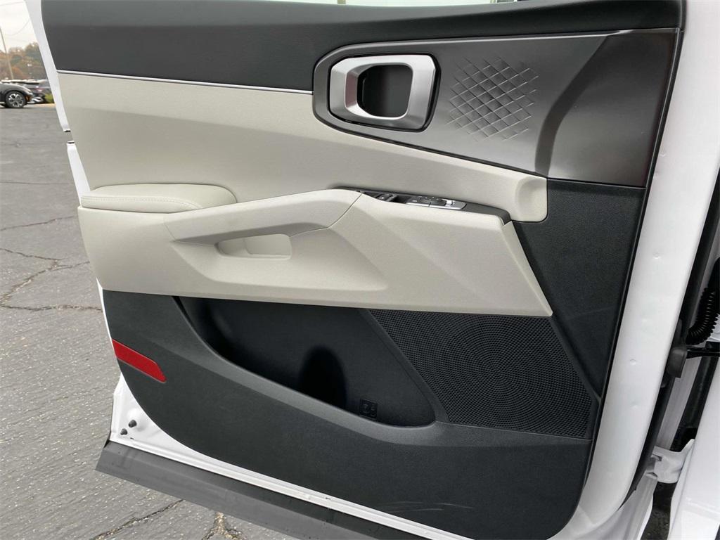 new 2025 Kia Sorento car, priced at $37,155