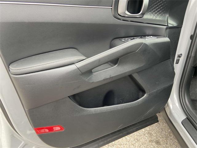 new 2025 Kia Sorento car, priced at $36,985