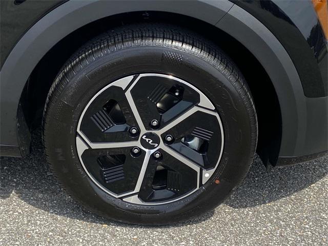 new 2025 Kia Niro car, priced at $32,035