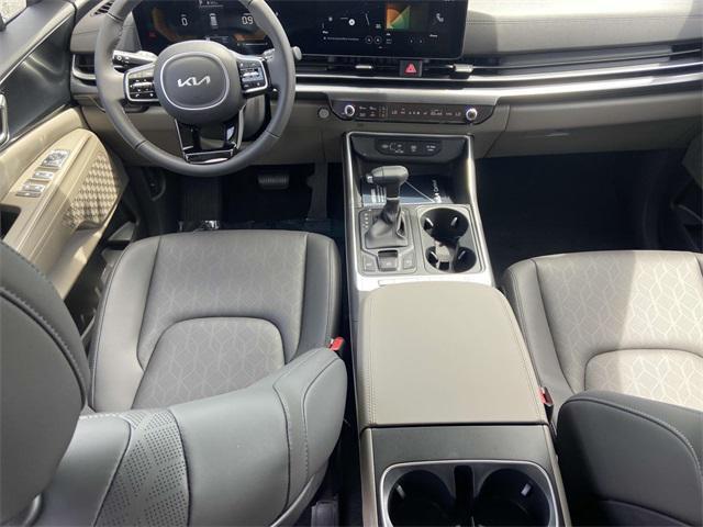 new 2025 Kia Carnival car, priced at $40,985