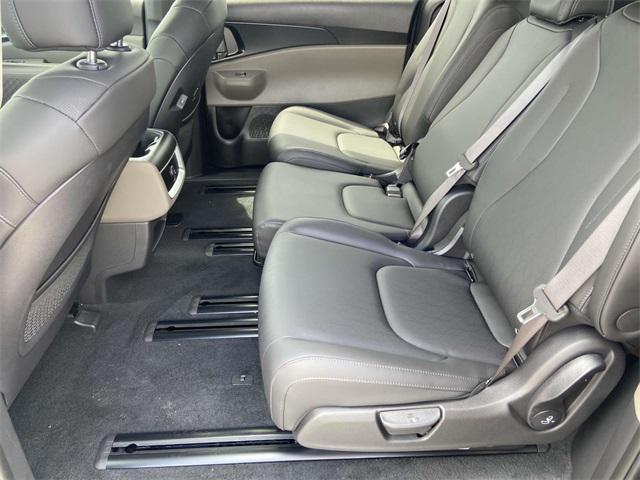 new 2025 Kia Carnival car, priced at $40,985