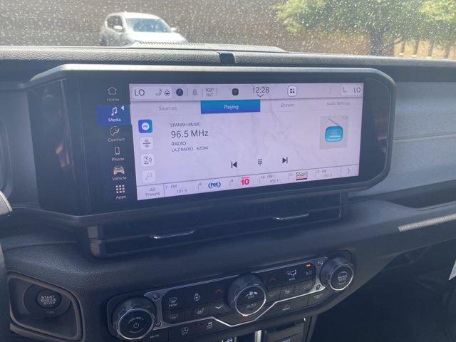 new 2025 Jeep Gladiator car, priced at $48,080