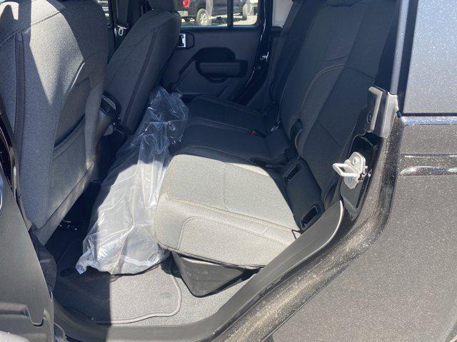 new 2025 Jeep Gladiator car, priced at $41,695