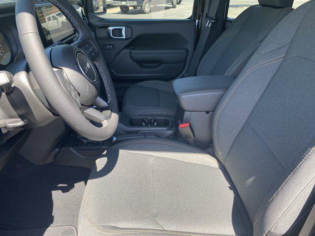 new 2025 Jeep Gladiator car, priced at $41,695